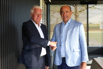 Renson & Deceuninck - Quick-Step cycling team gaan opnieuw met elkaar in zee.