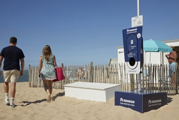 Renson voorziet Belgische kust van gratis zonnecr&egrave;me