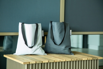 Screendoekresten krijgen tweede leven als totebag